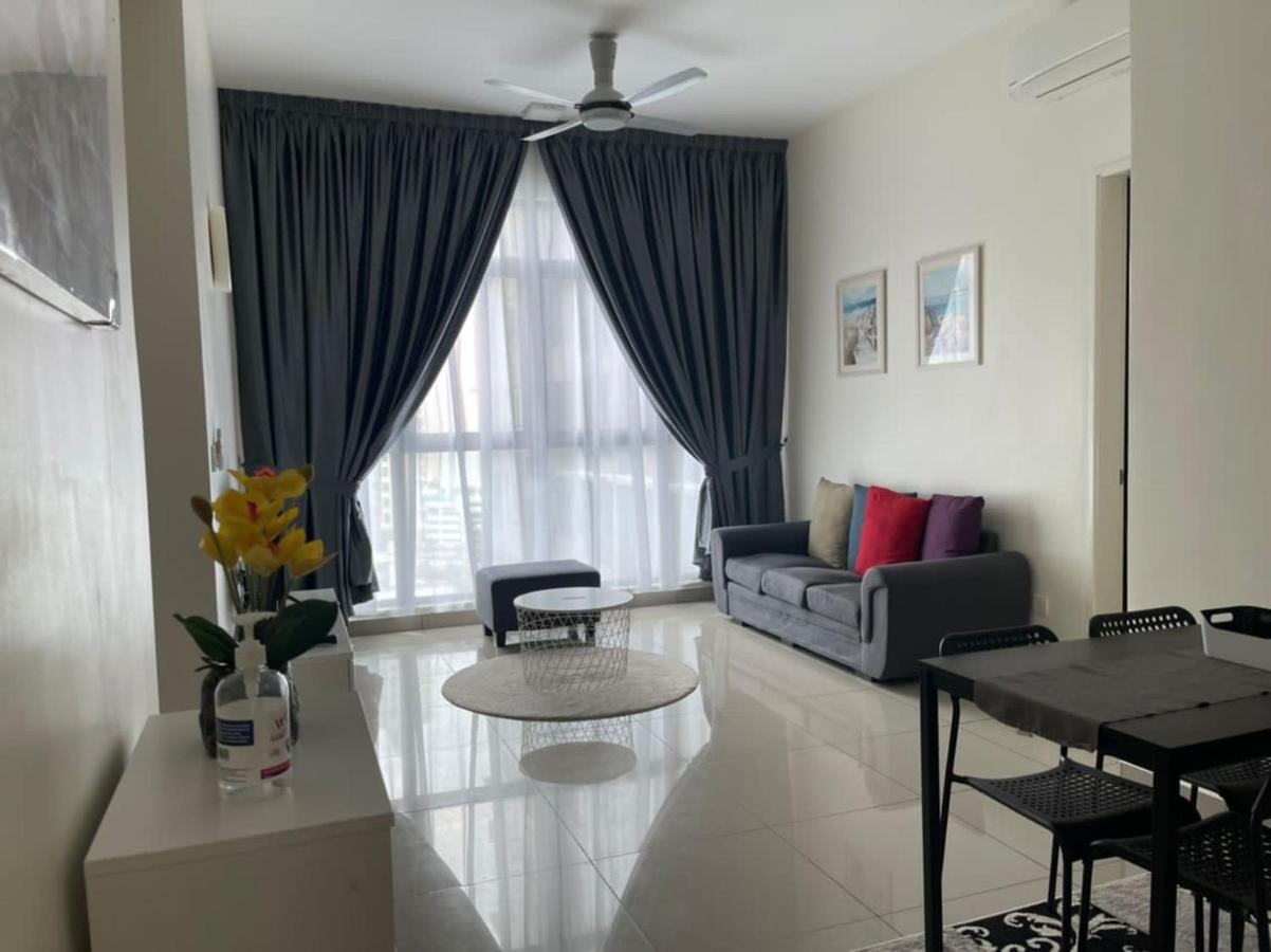 Ioi Conezion Iman'S Home With Pool View Unit Putrajaya Bagian luar foto