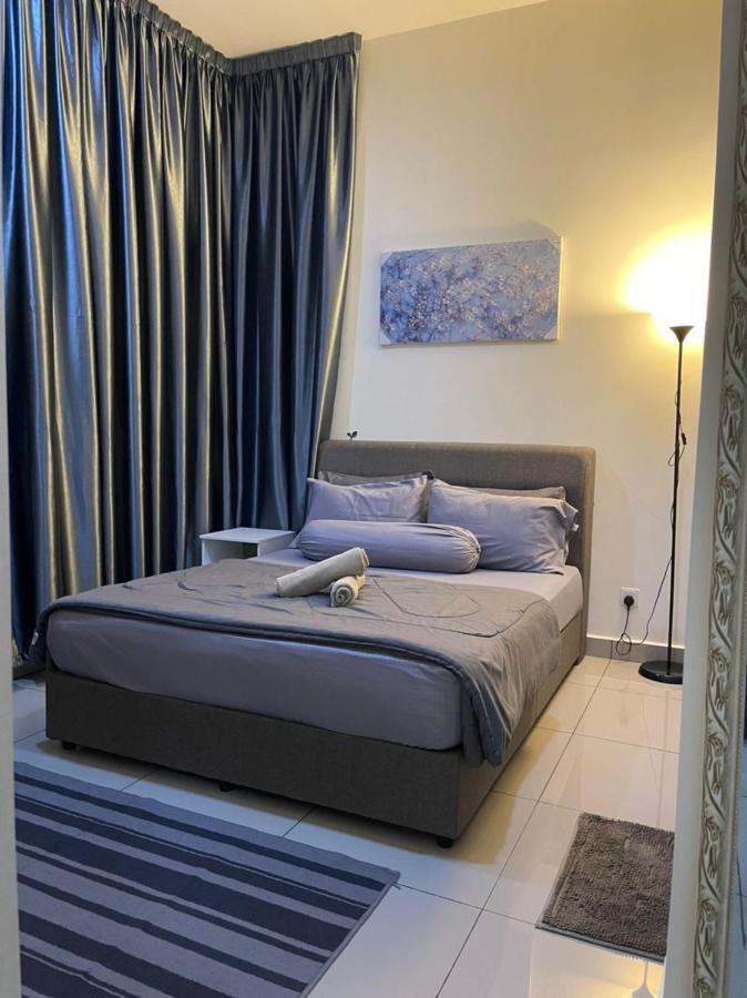 Ioi Conezion Iman'S Home With Pool View Unit Putrajaya Bagian luar foto