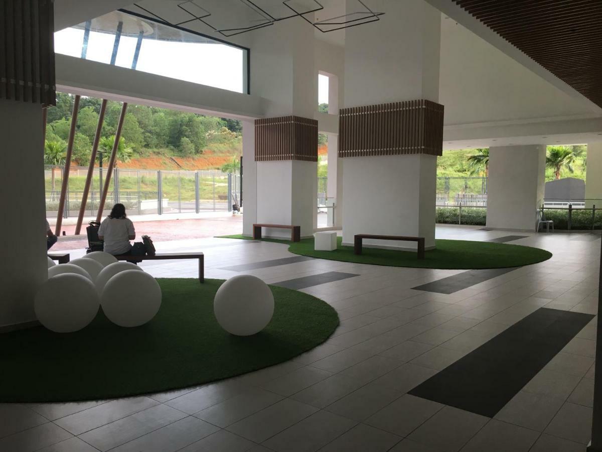 Ioi Conezion Iman'S Home With Pool View Unit Putrajaya Bagian luar foto