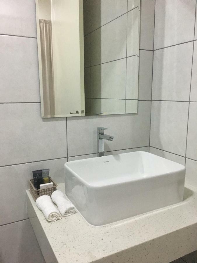 Ioi Conezion Iman'S Home With Pool View Unit Putrajaya Bagian luar foto