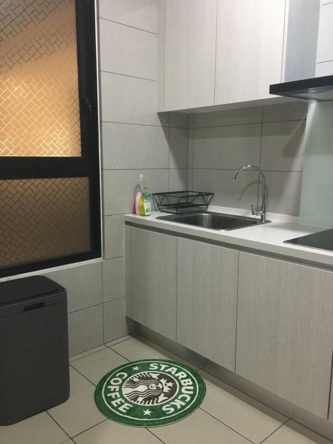 Ioi Conezion Iman'S Home With Pool View Unit Putrajaya Bagian luar foto